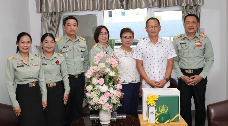 ผอ. สปภ. เข้าเยี่ยมสวัสดีปีใหม่ พลเอก เดชนิธิศ เหลืองงามขำ อดีต ผอ. อผศ.